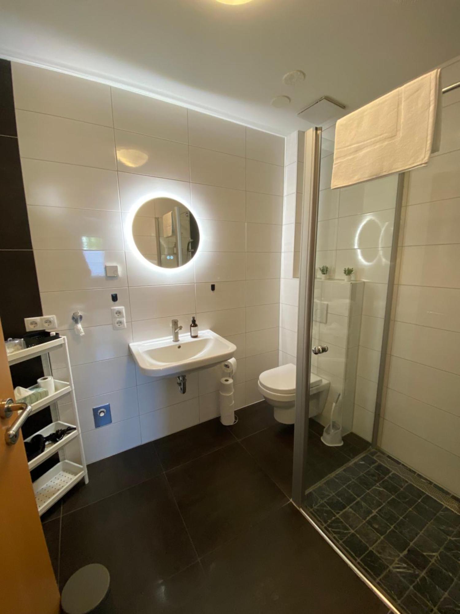 Gross, Modern, Vollausgestattet, Gemuetlich Mit Kueche Und Parkplatz Fuer Urlaub Oder Business Apartment Kettig Bagian luar foto